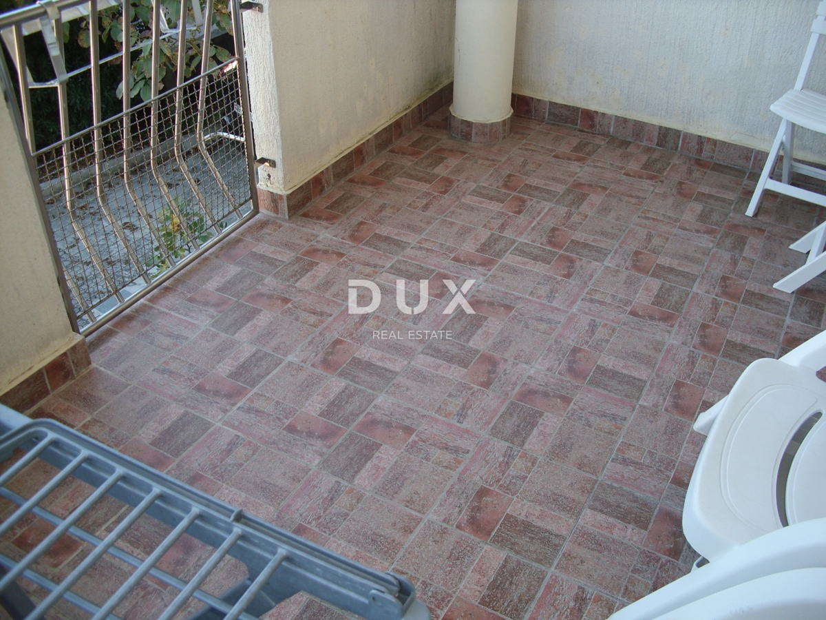 OTOK KRK, MESTO KRK - 62 m2 dvosobno stanovanje 500 m od morja