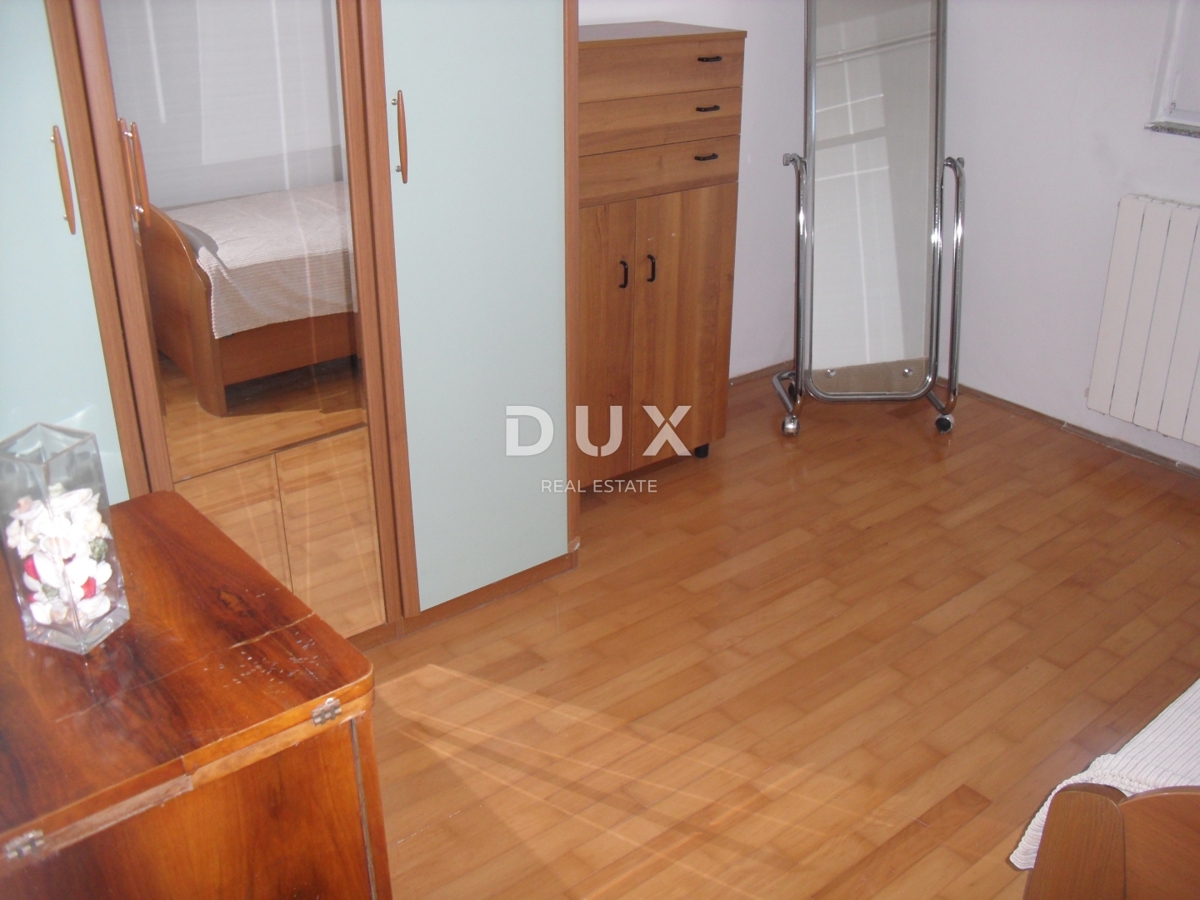 OTOK KRK, MESTO KRK - 62 m2 dvosobno stanovanje 500 m od morja