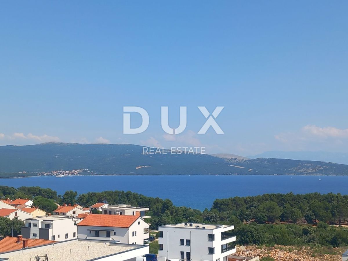 MESTO KRK, CENTER - Dvonadstropni penthouse z bazenom in panoramskim razgledom