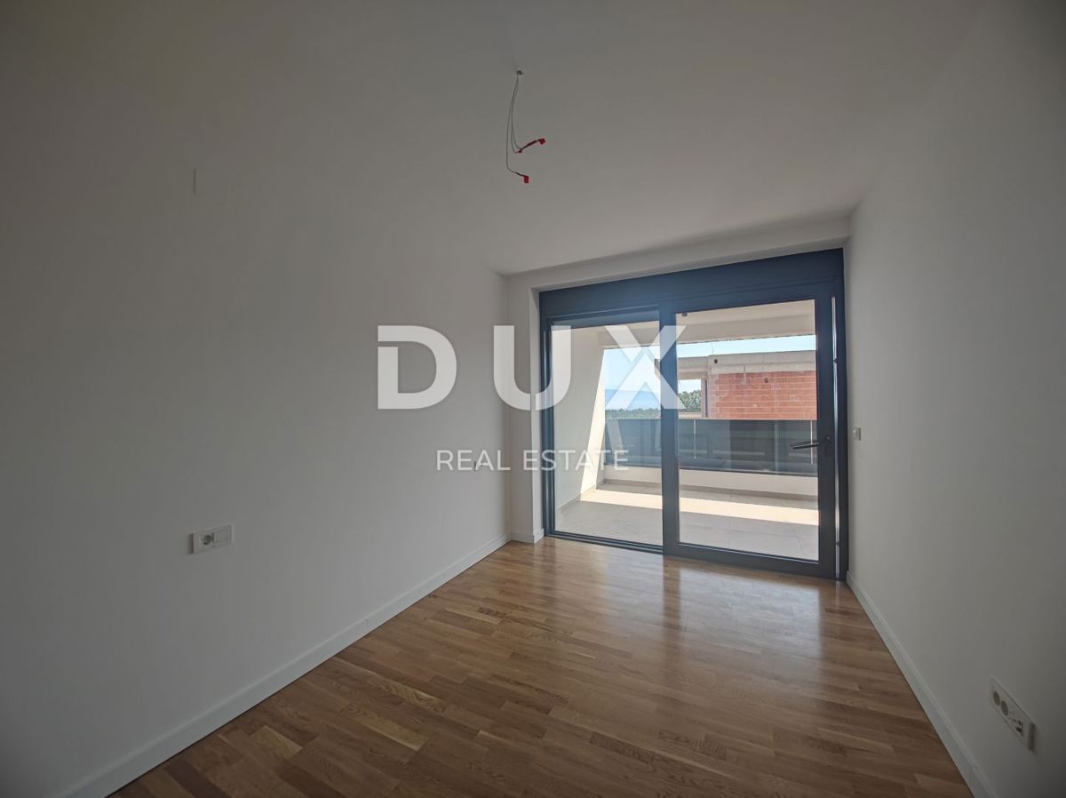 MESTO KRK, CENTER - Dvonadstropni penthouse z bazenom in panoramskim razgledom