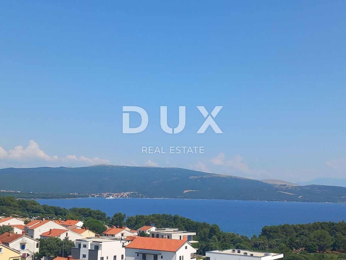 MESTO KRK, CENTER - Dvonadstropni penthouse z bazenom in panoramskim razgledom