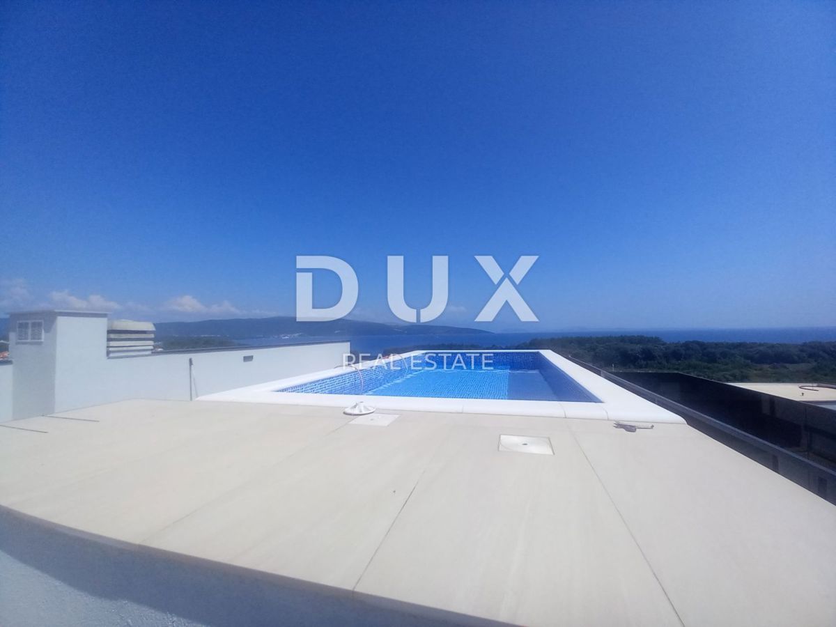 MESTO KRK, CENTER - Dvonadstropni penthouse z bazenom in panoramskim razgledom