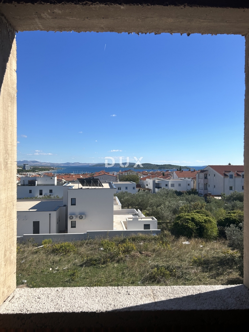 ŠIBENIK, VODICE – Pritlično stanovanje z dvoriščem v NOVOGRADNJI! PRILOŽNOST!