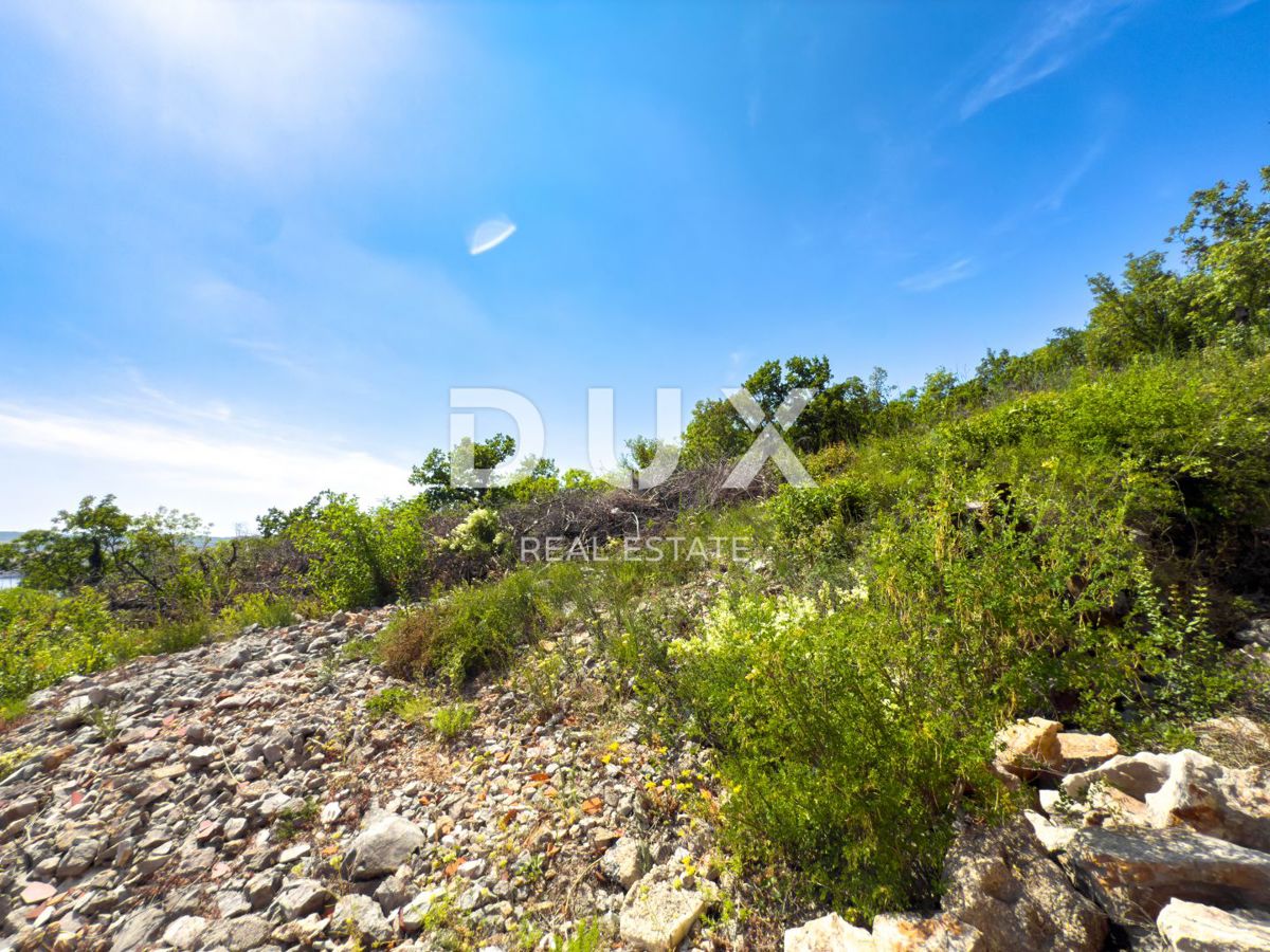 CRIKVENICA, JADRANOVO - NUJNO PRODAJA zemljišče 200m od morja s panoramskim razgledom