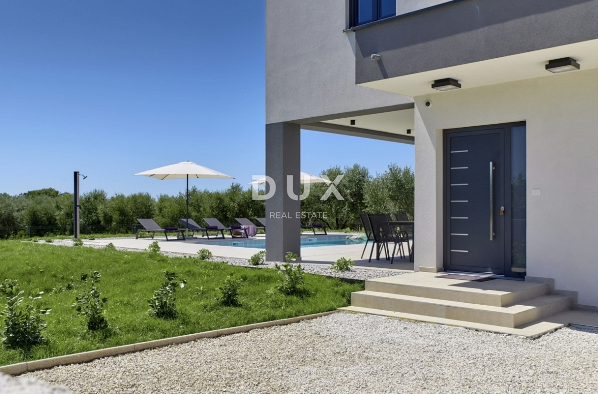 ISTRA, LOBORIKA - Hiša z bazenom v bližini Pule!