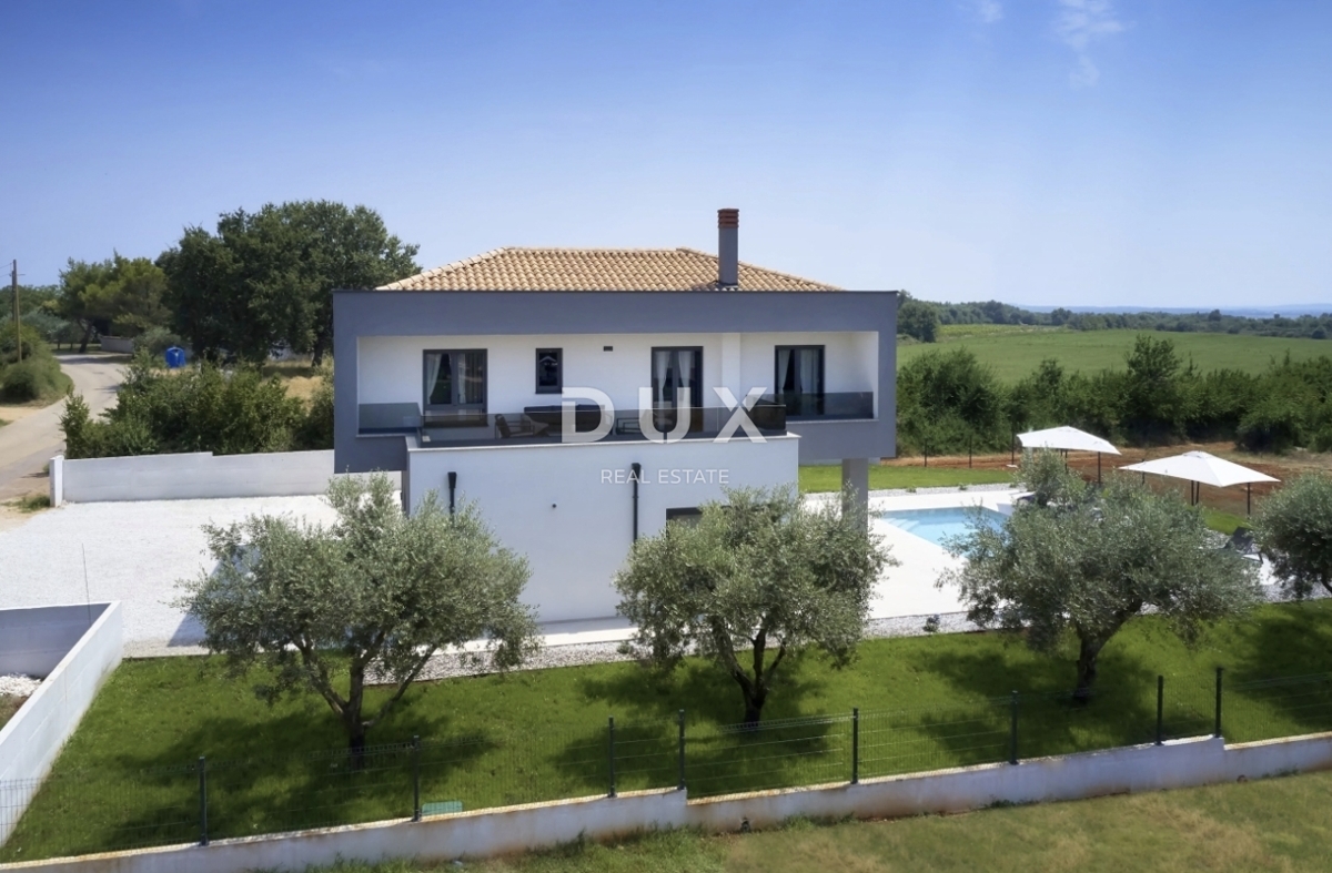 ISTRA, LOBORIKA - Hiša z bazenom v bližini Pule!