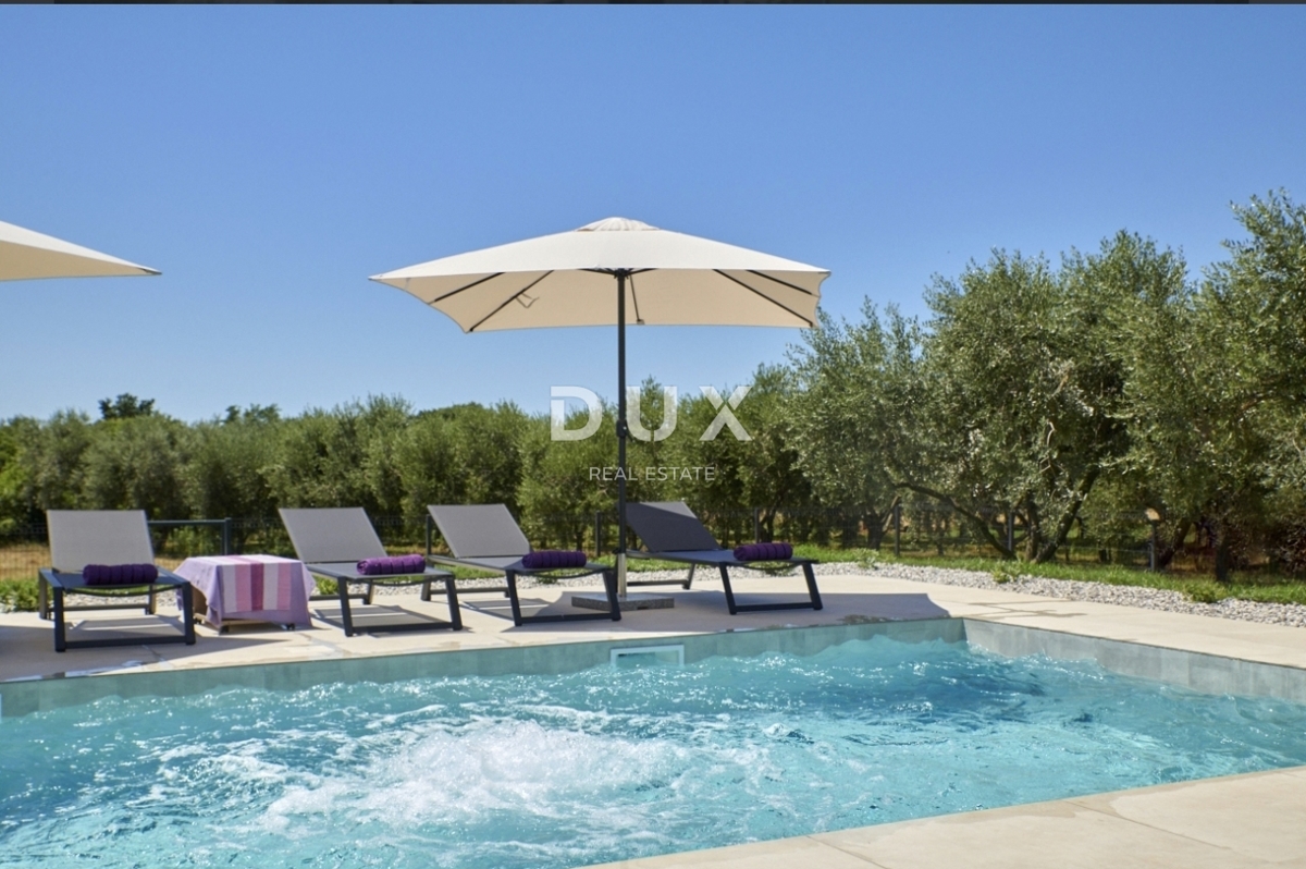 ISTRA, LOBORIKA - Hiša z bazenom v bližini Pule!