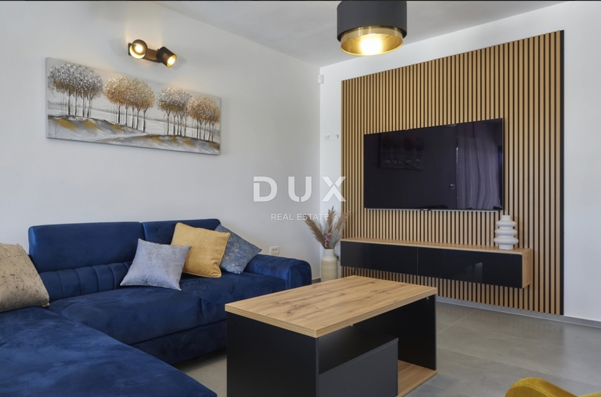 ISTRA, LOBORIKA - Hiša z bazenom v bližini Pule!