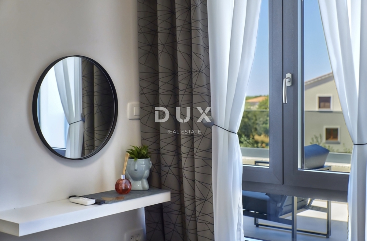 ISTRA, LOBORIKA - Hiša z bazenom v bližini Pule!