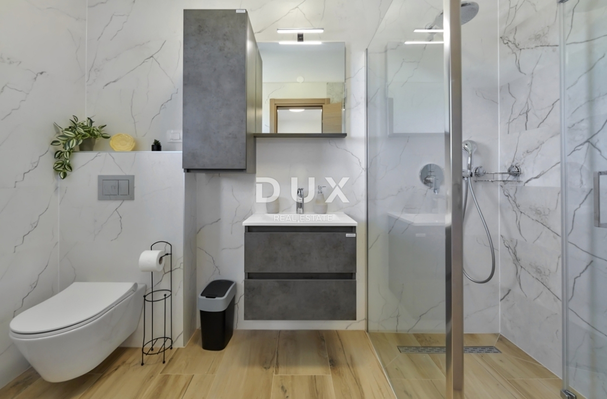 ISTRA, LOBORIKA - Hiša z bazenom v bližini Pule!