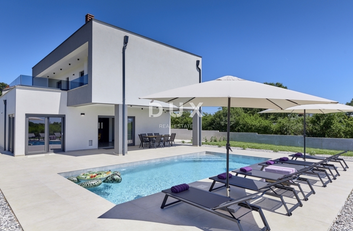 ISTRA, LOBORIKA - Hiša z bazenom v bližini Pule!