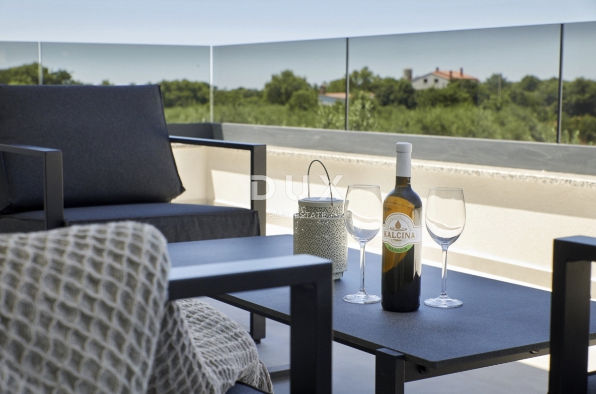 ISTRA, LOBORIKA - Hiša z bazenom v bližini Pule!