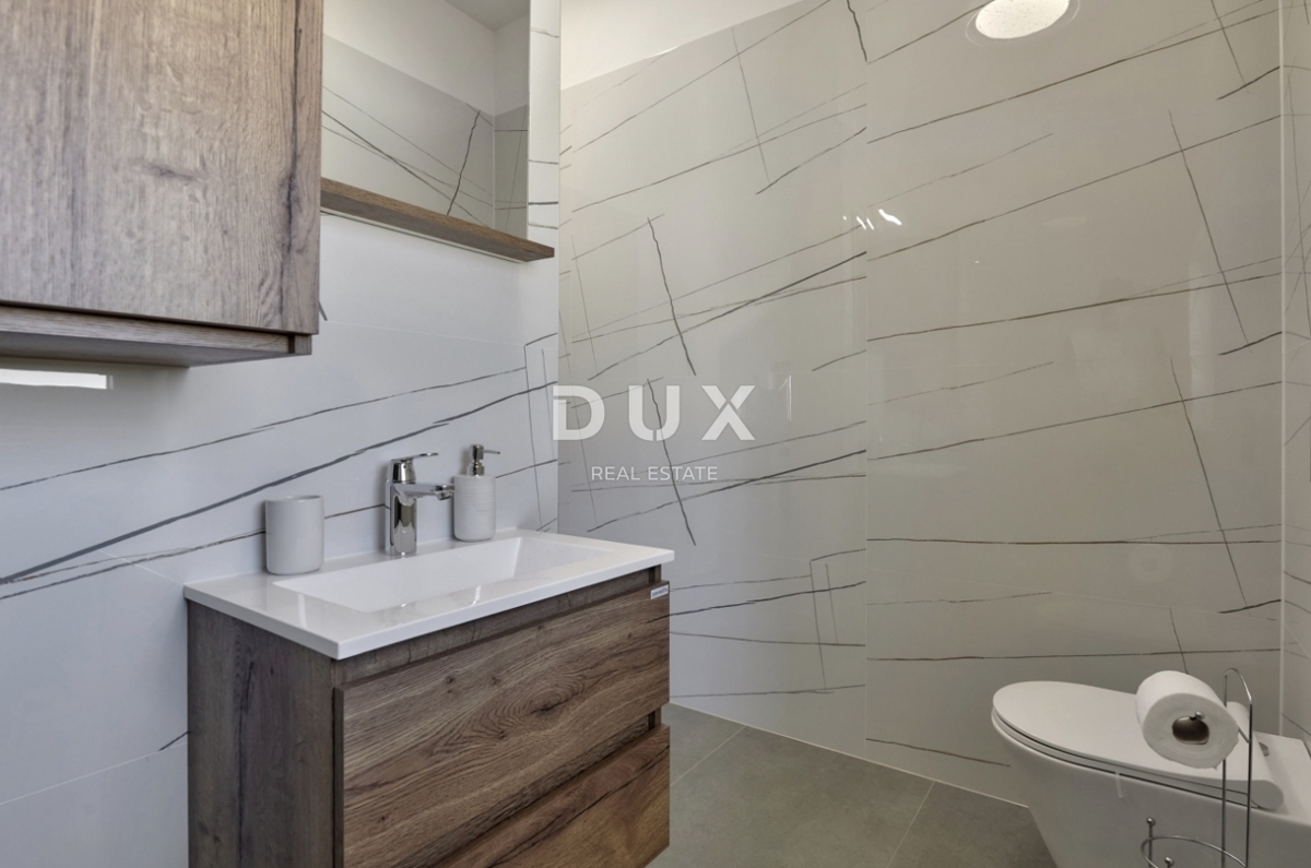 ISTRA, LOBORIKA - Hiša z bazenom v bližini Pule!