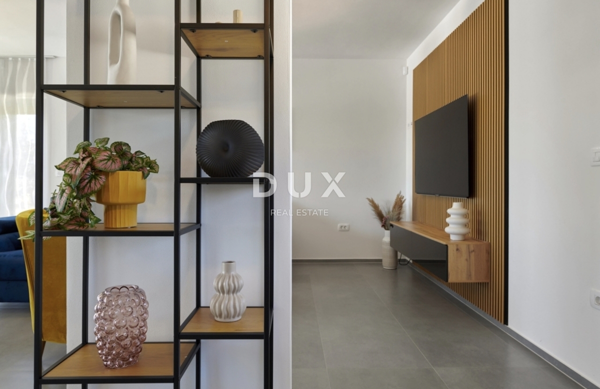 ISTRA, LOBORIKA - Hiša z bazenom v bližini Pule!