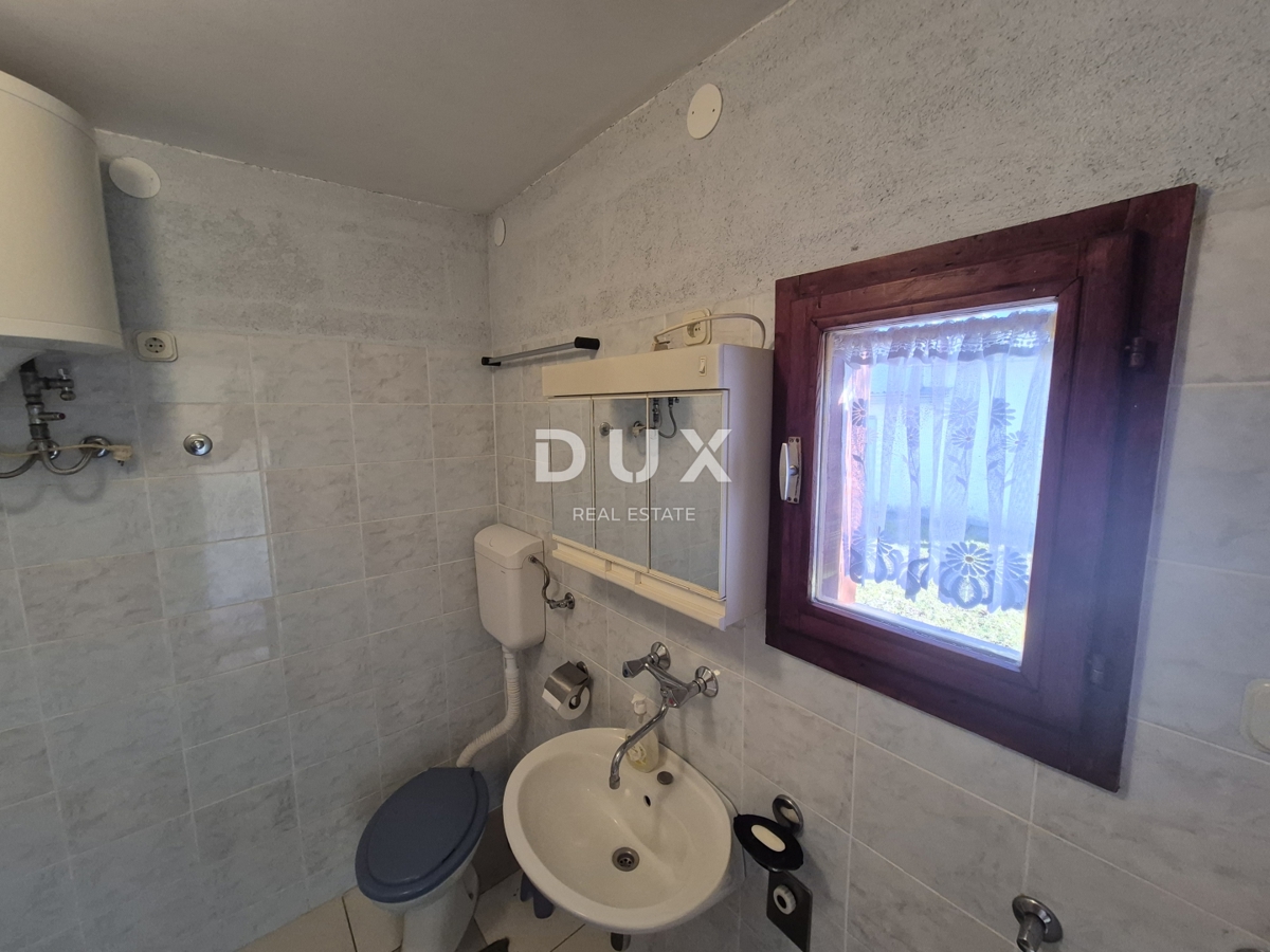 GORSKI KOTAR, FUŽINE, LIČ - veliko družinsko posestvo z dvema hišama in garažo, znižana cena, priložnost!