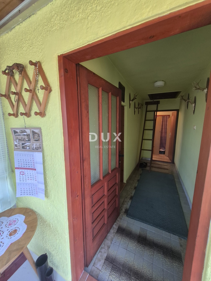 GORSKI KOTAR, FUŽINE, LIČ - veliko družinsko posestvo z dvema hišama in garažo, znižana cena, priložnost!