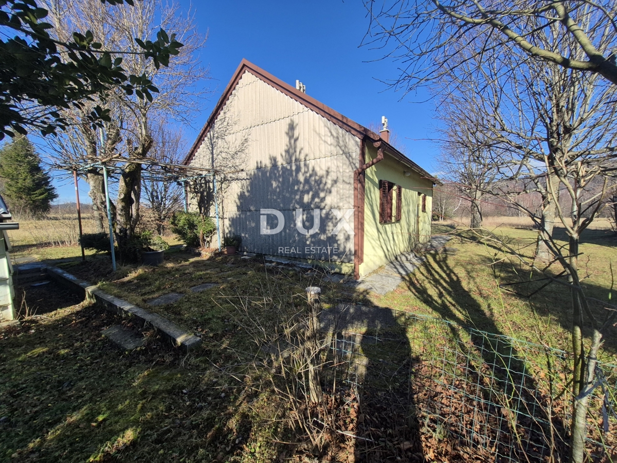 GORSKI KOTAR, FUŽINE, LIČ - veliko družinsko posestvo z dvema hišama in garažo, znižana cena, priložnost!