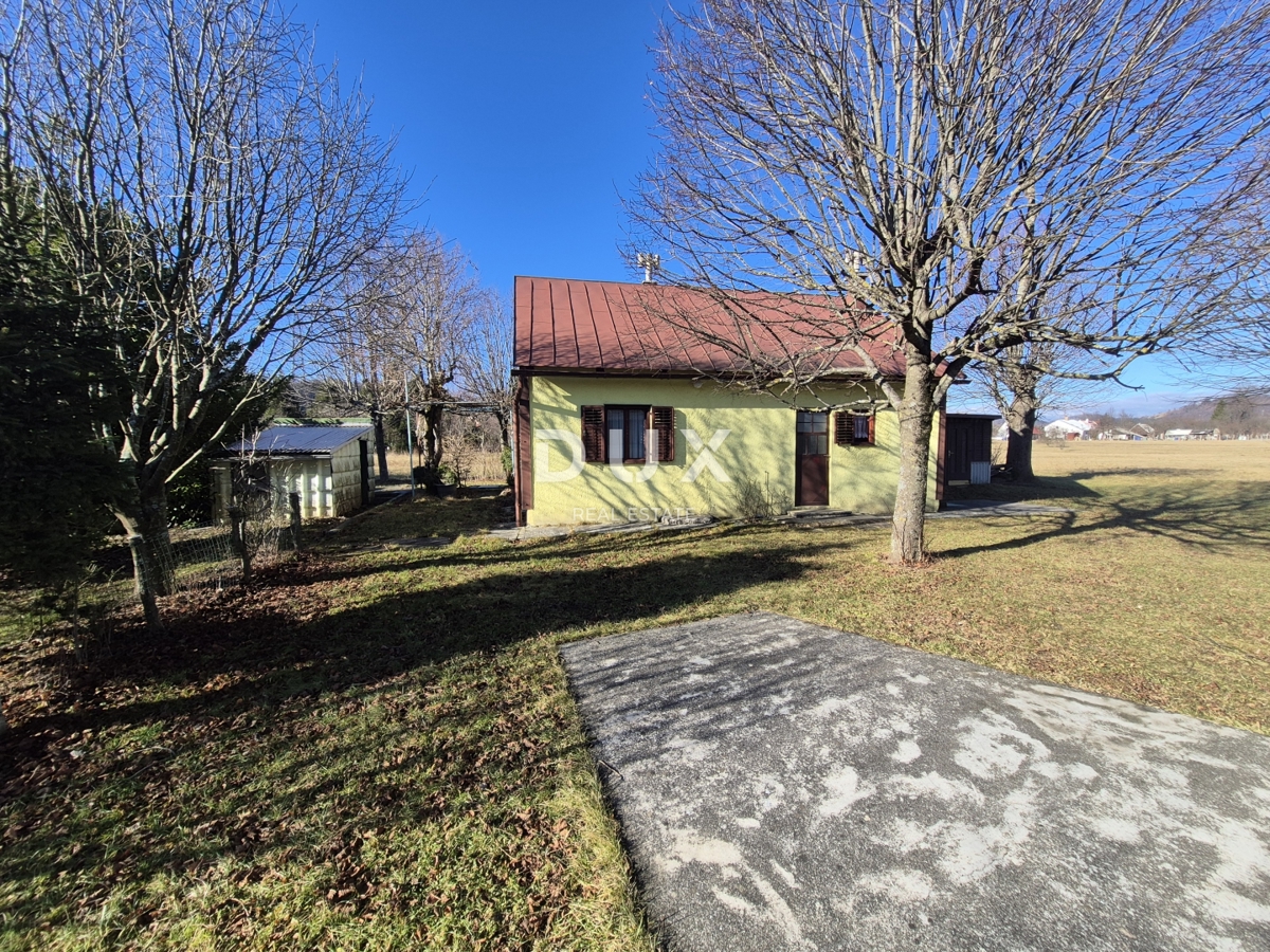 GORSKI KOTAR, FUŽINE, LIČ - veliko družinsko posestvo z dvema hišama in garažo, znižana cena, priložnost!