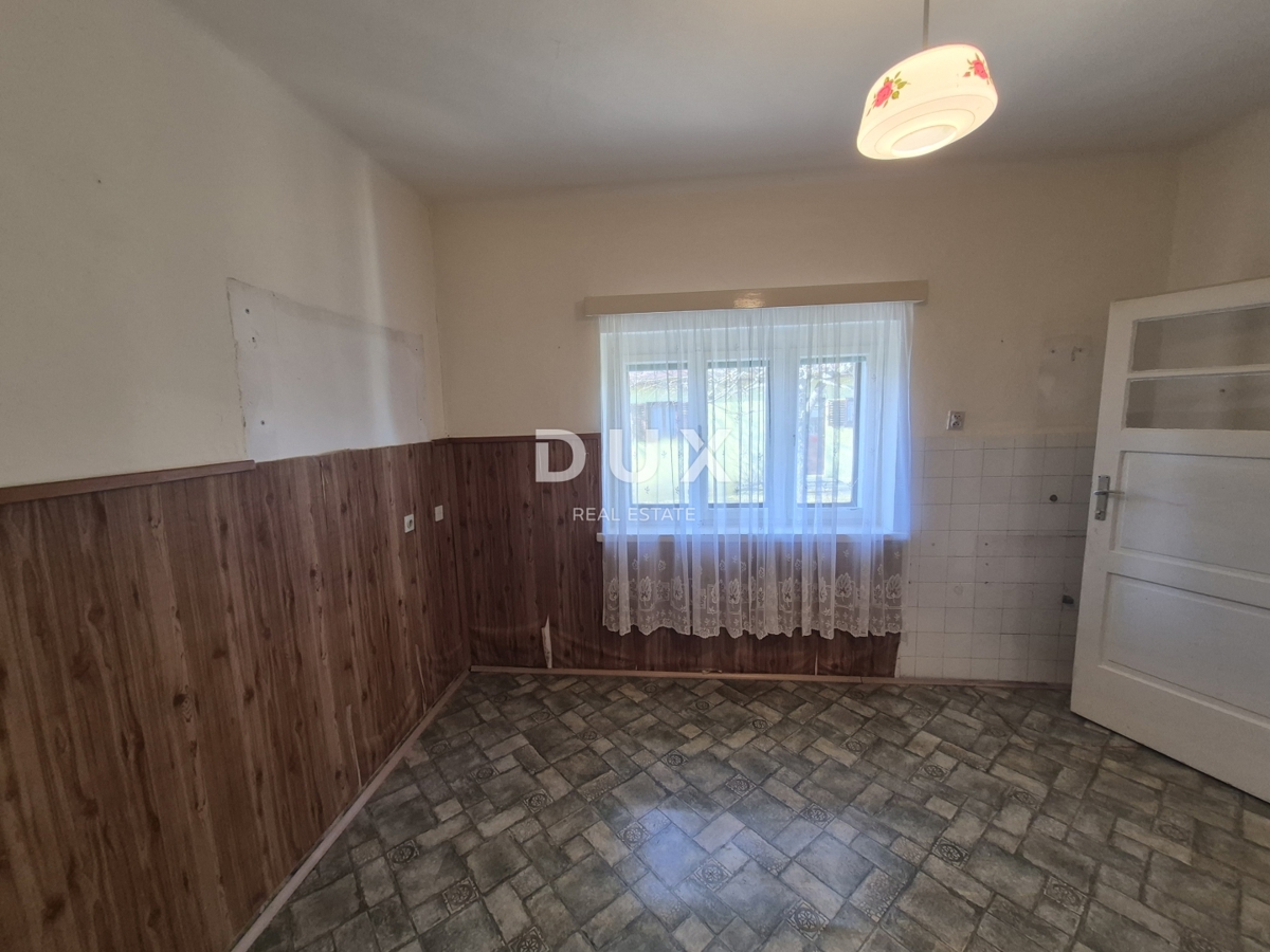 GORSKI KOTAR, FUŽINE, LIČ - veliko družinsko posestvo z dvema hišama in garažo, znižana cena, priložnost!