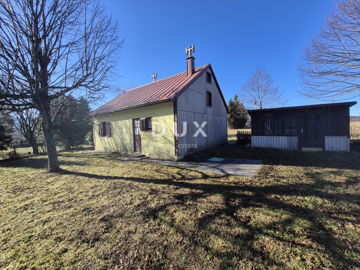 GORSKI KOTAR, FUŽINE, LIČ - veliko družinsko posestvo z dvema hišama in garažo, znižana cena, priložnost!