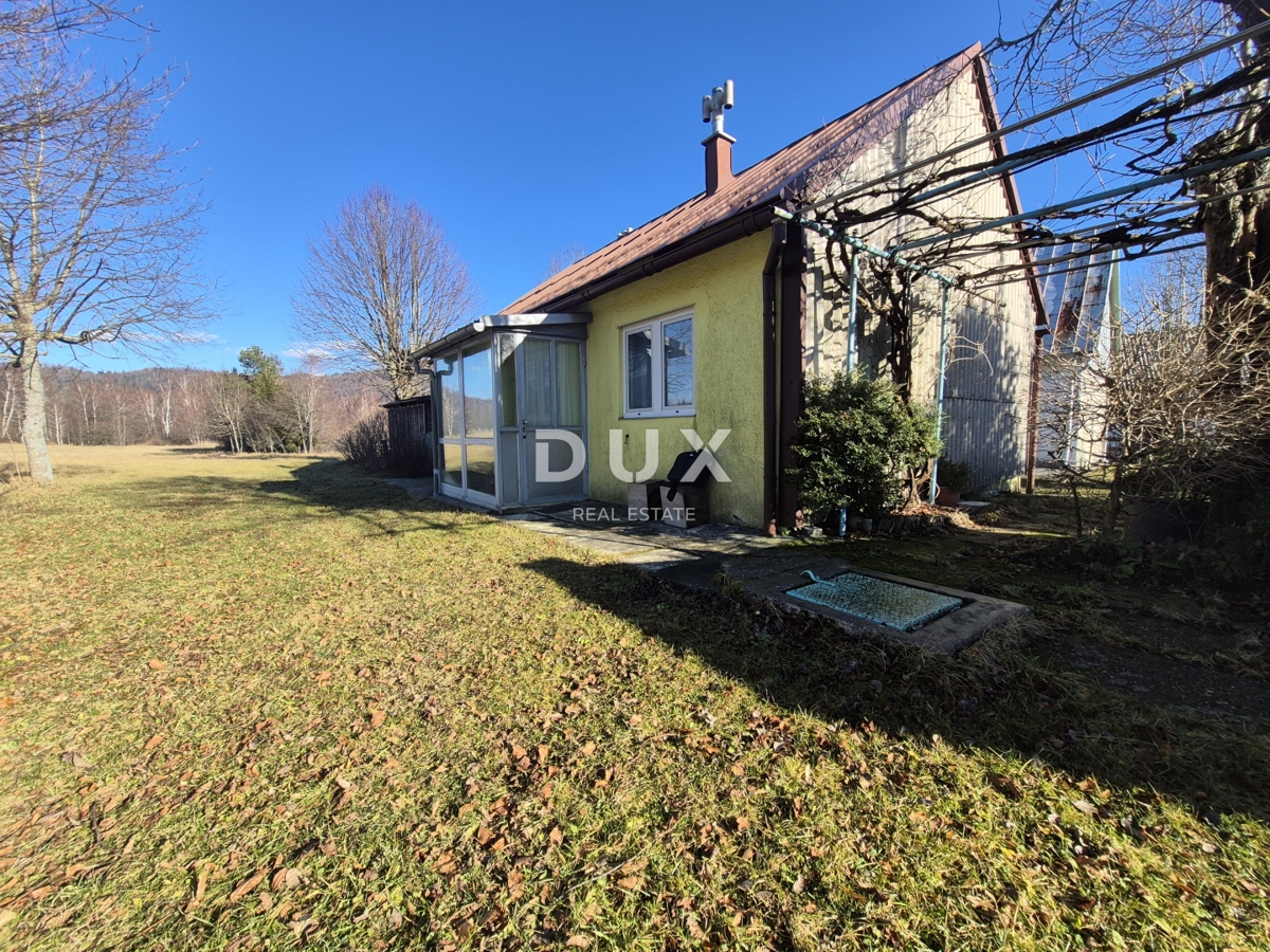 GORSKI KOTAR, FUŽINE, LIČ - veliko družinsko posestvo z dvema hišama in garažo, znižana cena, priložnost!