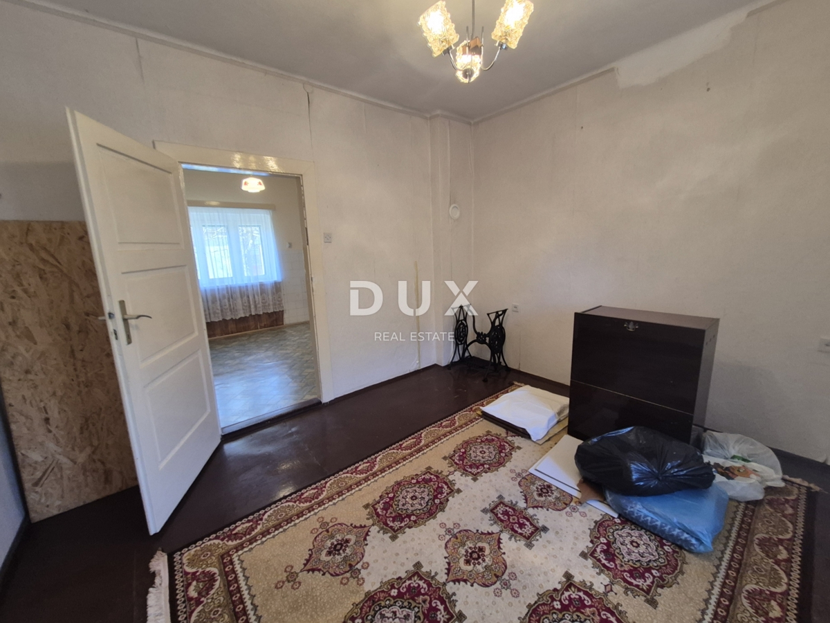 GORSKI KOTAR, FUŽINE, LIČ - veliko družinsko posestvo z dvema hišama in garažo, znižana cena, priložnost!