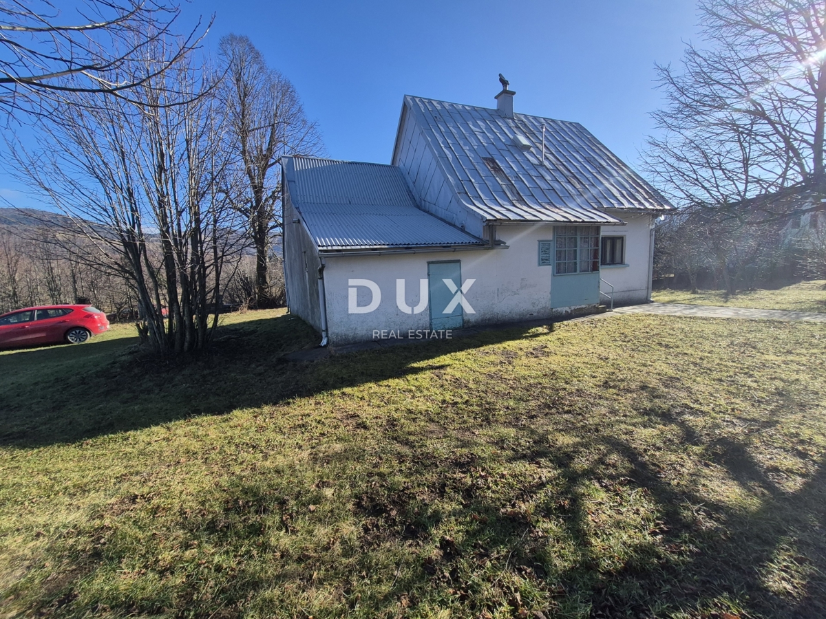 GORSKI KOTAR, FUŽINE, LIČ - veliko družinsko posestvo z dvema hišama in garažo, znižana cena, priložnost!