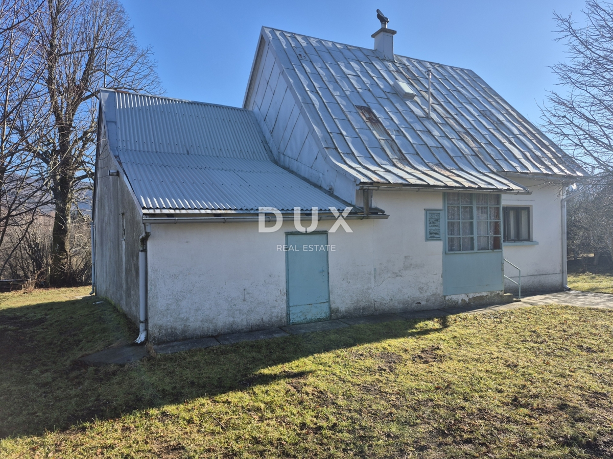 GORSKI KOTAR, FUŽINE, LIČ - veliko družinsko posestvo z dvema hišama in garažo, znižana cena, priložnost!