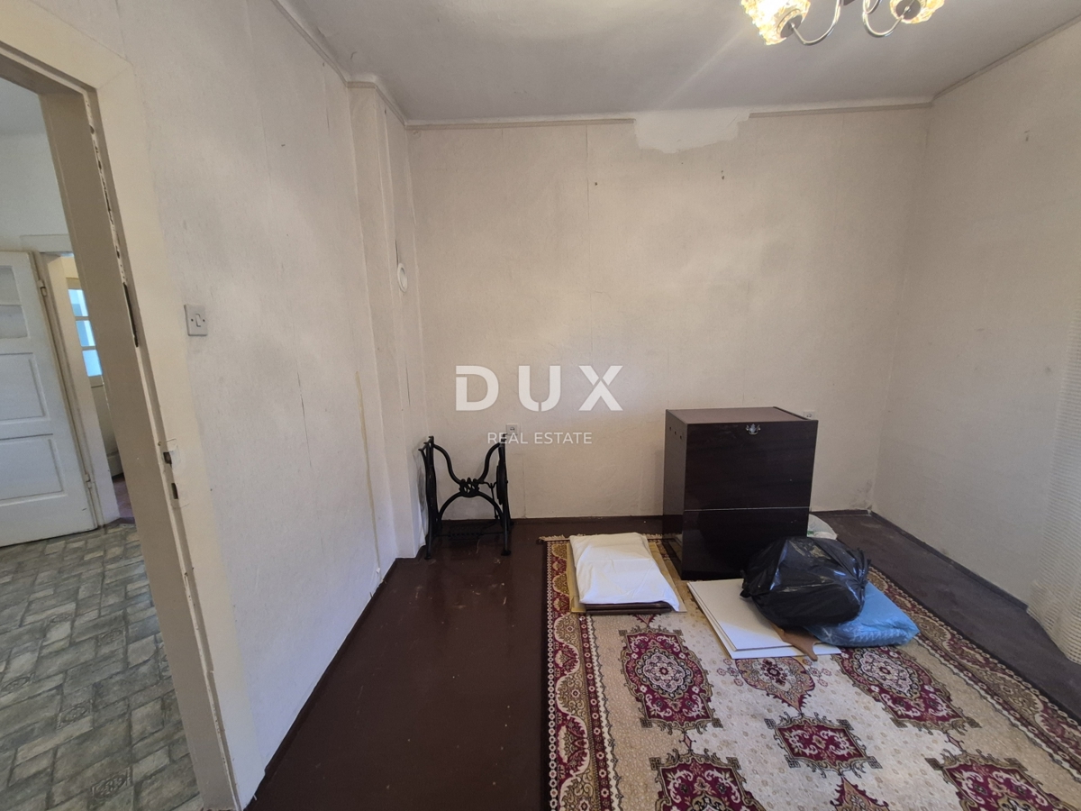 GORSKI KOTAR, FUŽINE, LIČ - veliko družinsko posestvo z dvema hišama in garažo, znižana cena, priložnost!