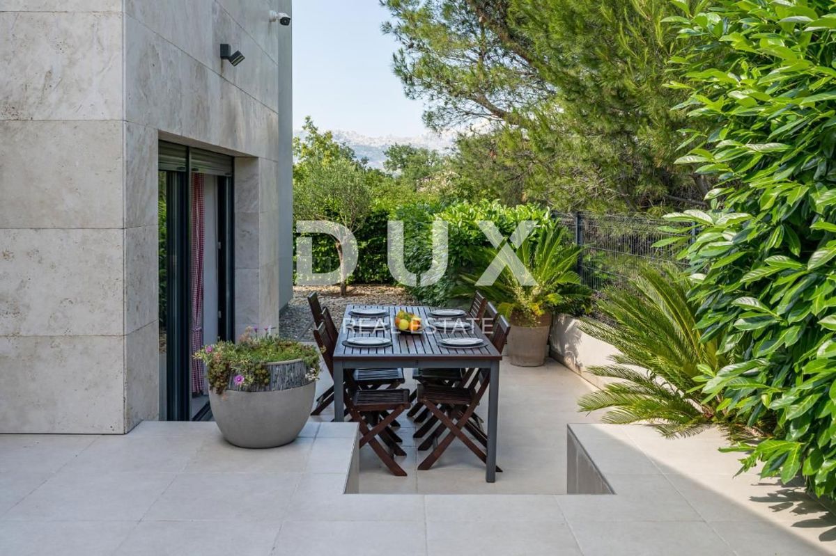 ZADAR, PRIDRAGA - Luksuzna vila z bazenom blizu morja