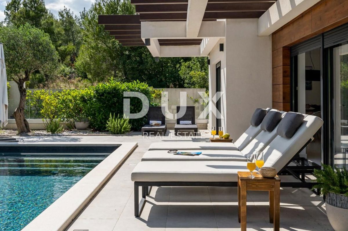 ZADAR, PRIDRAGA - Luksuzna vila z bazenom blizu morja
