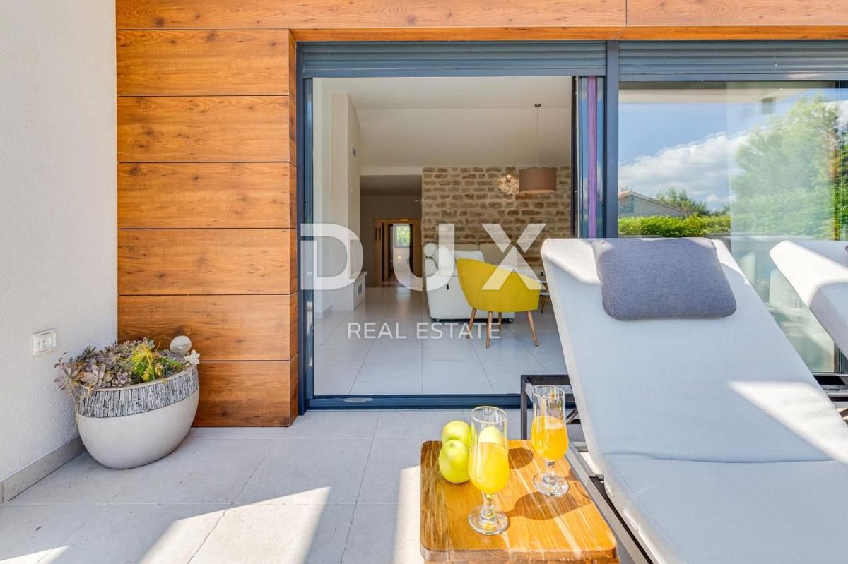 ZADAR, PRIDRAGA - Luksuzna vila z bazenom blizu morja