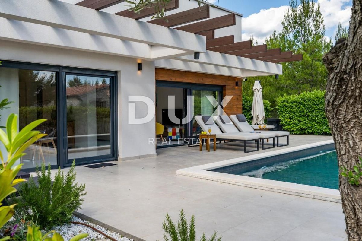 ZADAR, PRIDRAGA - Luksuzna vila z bazenom blizu morja