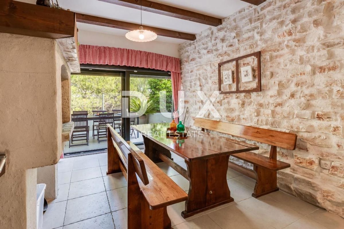 ZADAR, PRIDRAGA - Luksuzna vila z bazenom blizu morja