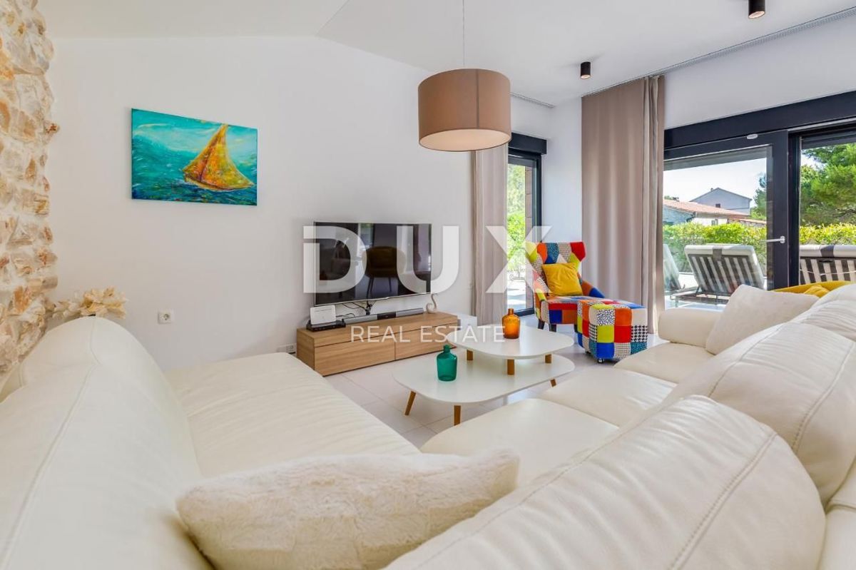 ZADAR, PRIDRAGA - Luksuzna vila z bazenom blizu morja