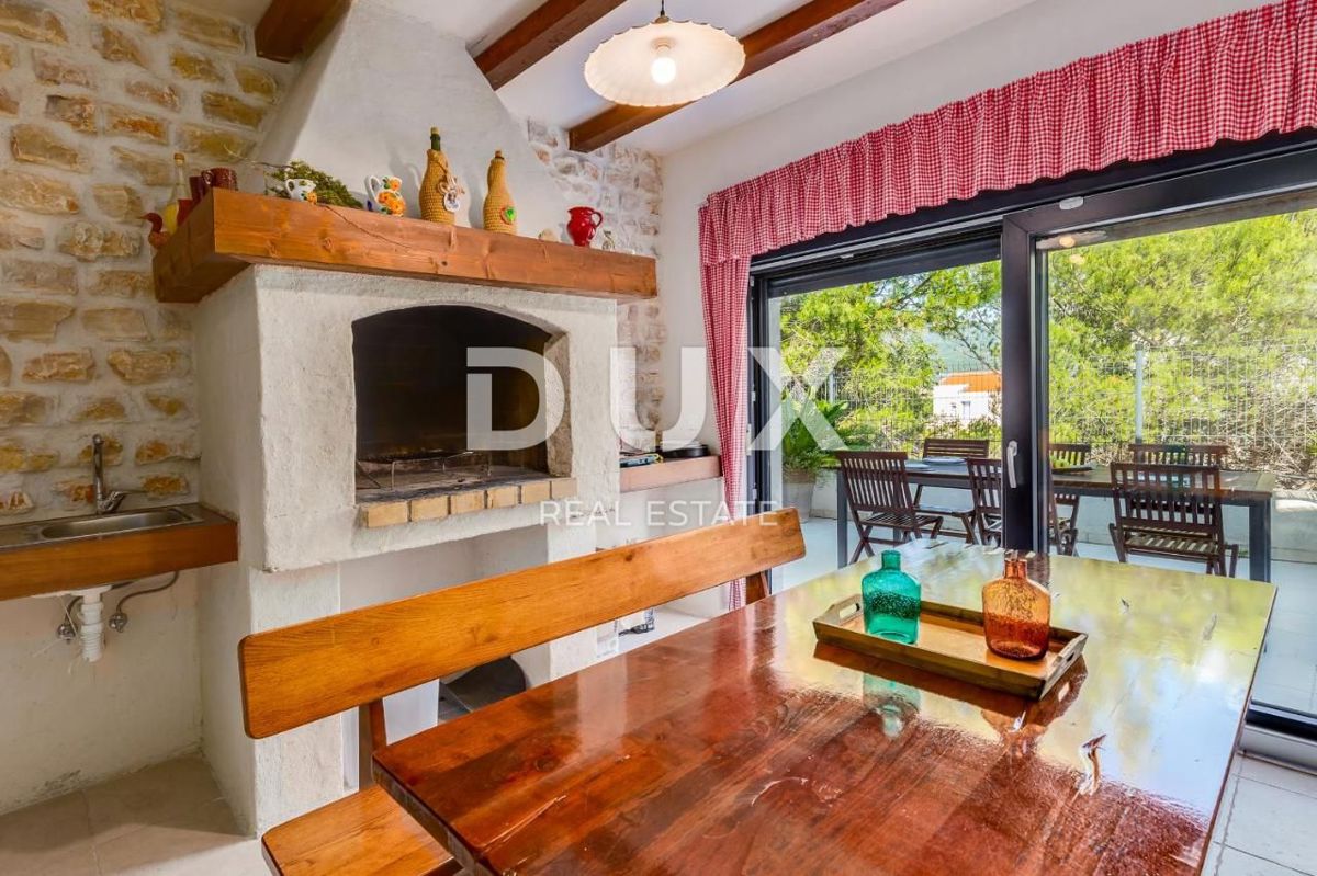 ZADAR, PRIDRAGA - Luksuzna vila z bazenom blizu morja