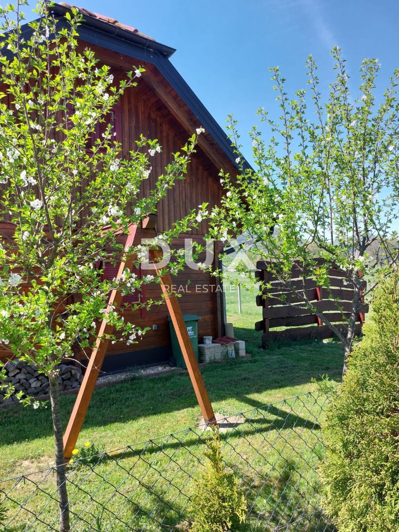 OTOČAC, LIČKO LEŠČE - Idilična hiša z bazenom