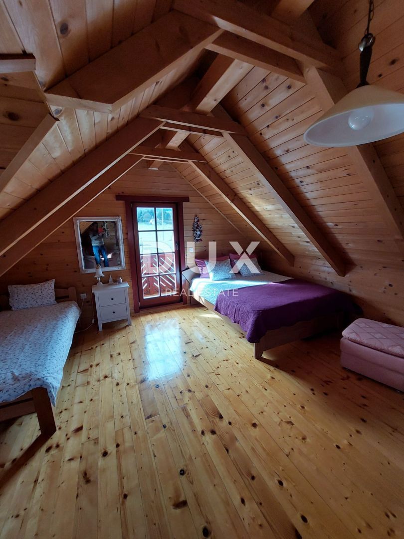 OTOČAC, LIČKO LEŠČE - Idilična hiša z bazenom