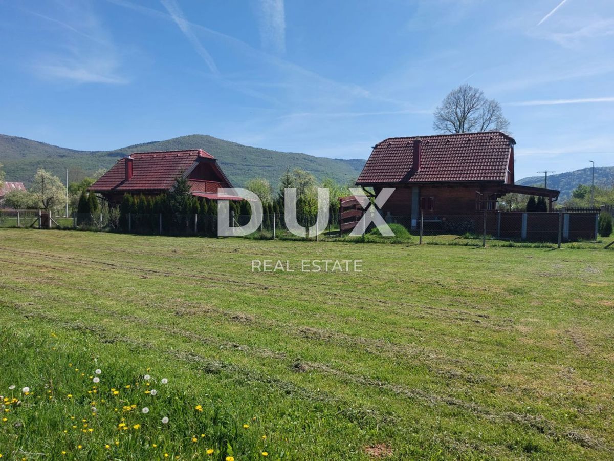 OTOČAC, LIČKO LEŠČE - Idilična hiša z bazenom