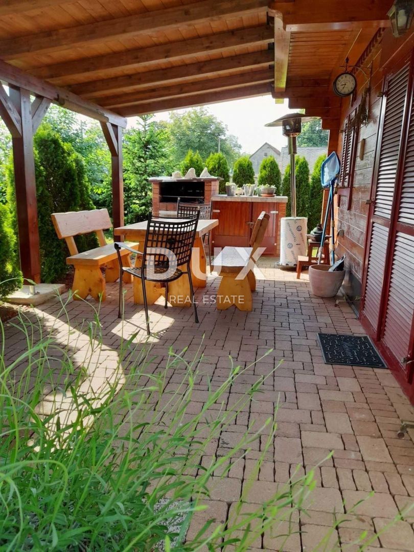 OTOČAC, LIČKO LEŠČE - Idilična hiša z bazenom