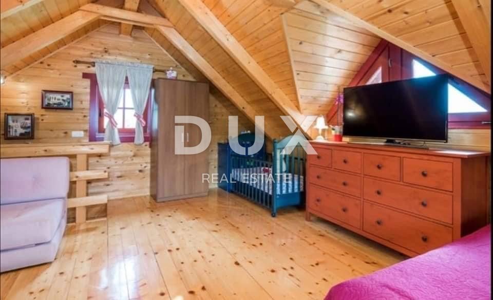 OTOČAC, LIČKO LEŠČE - Idilična hiša z bazenom