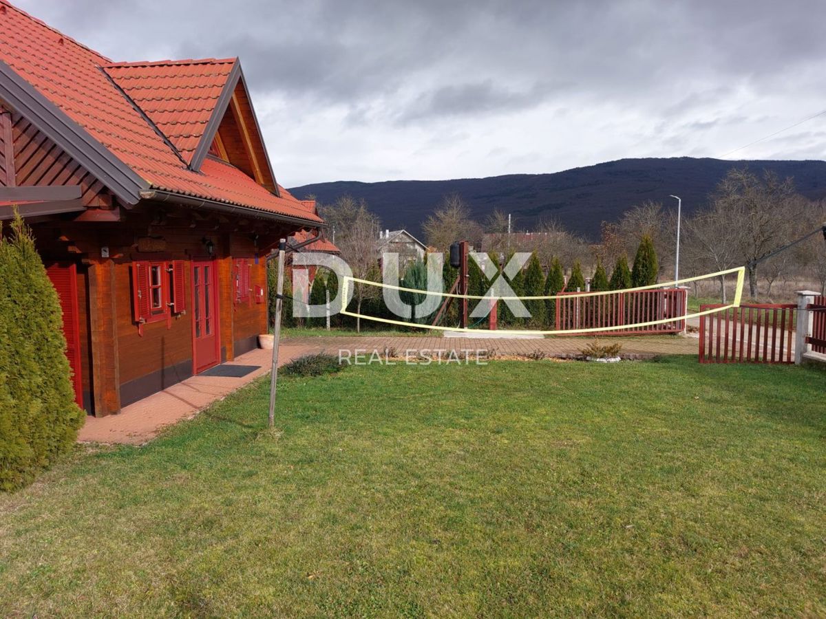 OTOČAC, LIČKO LEŠČE - Idilična hiša z bazenom