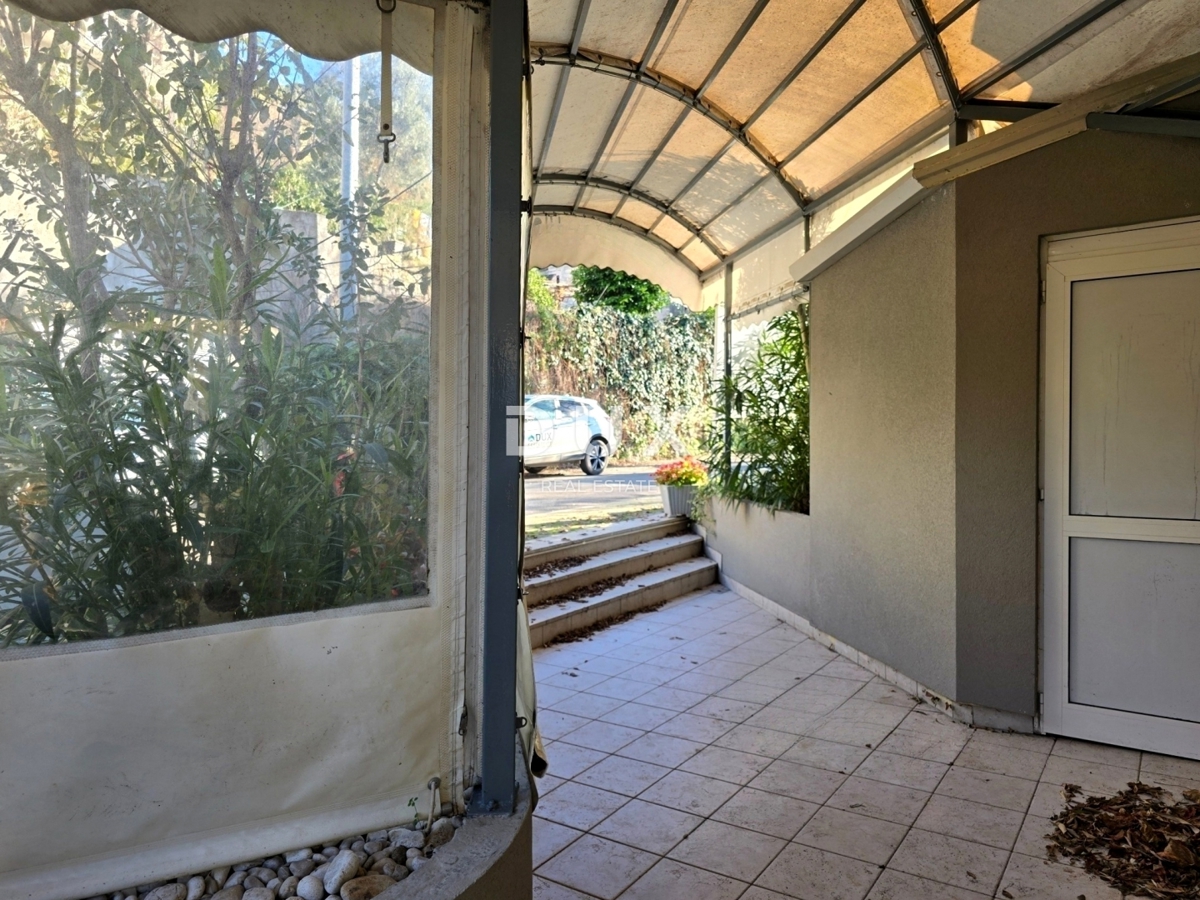 Poslovni prostor Rabac, Labin, 94,88m2