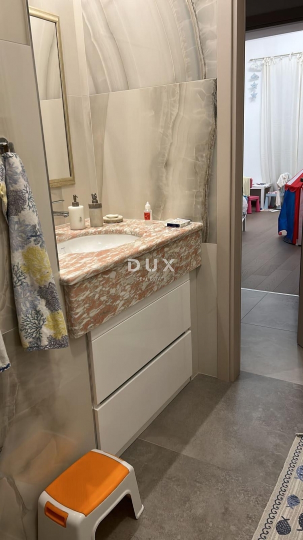 RIJEKA, PEĆINE - Novo prenovljeno 5-sobno stanovanje z balkonom in pogledom na morje