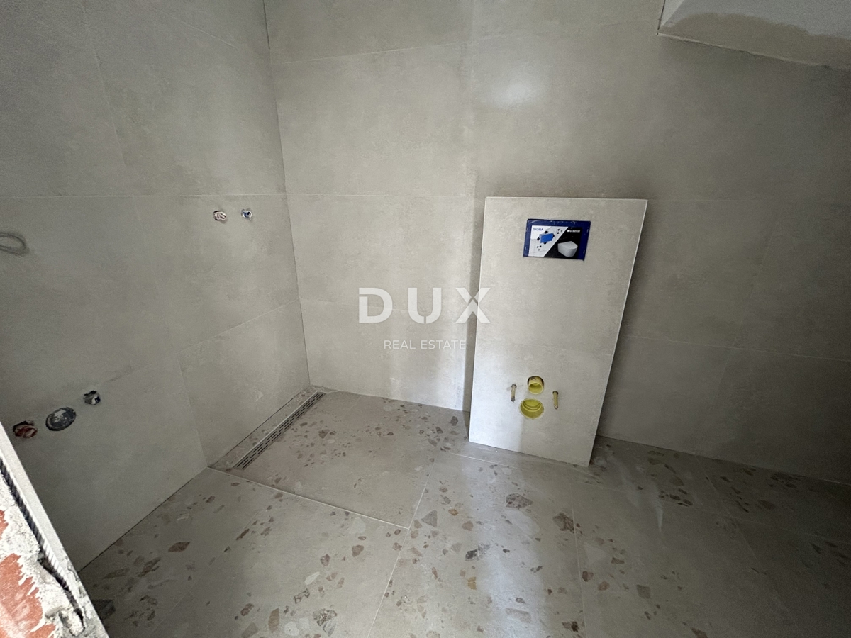 MURTER, JEZERA – Dvoetažno stanovanje z bazenom v novogradnji