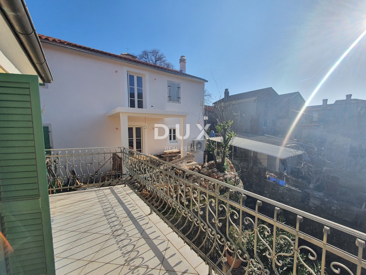 OTOK CRES, BELI - Čudovita samostojna hiša v rustikalnem slogu na odlični lokaciji