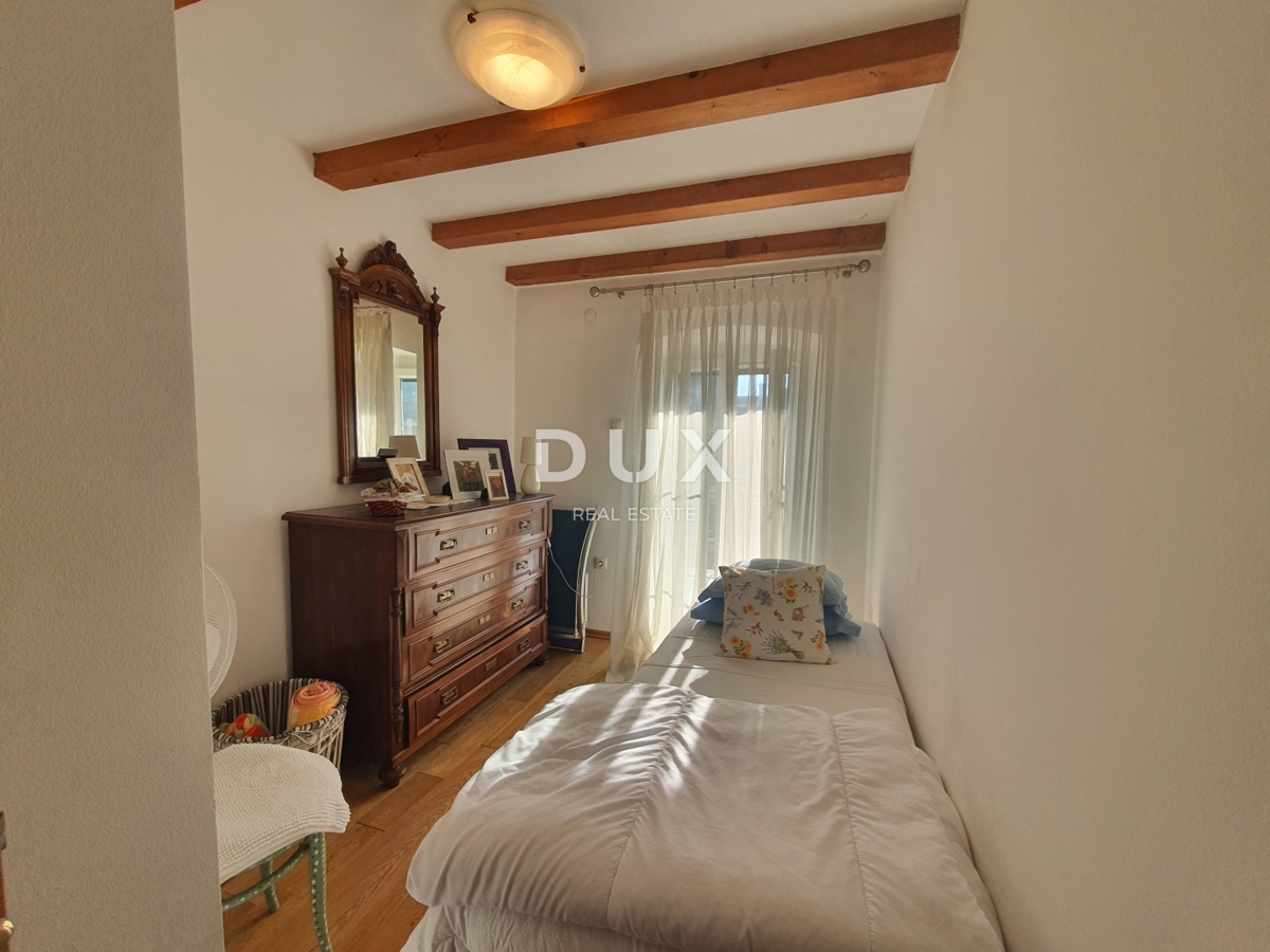 OTOK CRES, BELI - Čudovita samostojna hiša v rustikalnem slogu na odlični lokaciji