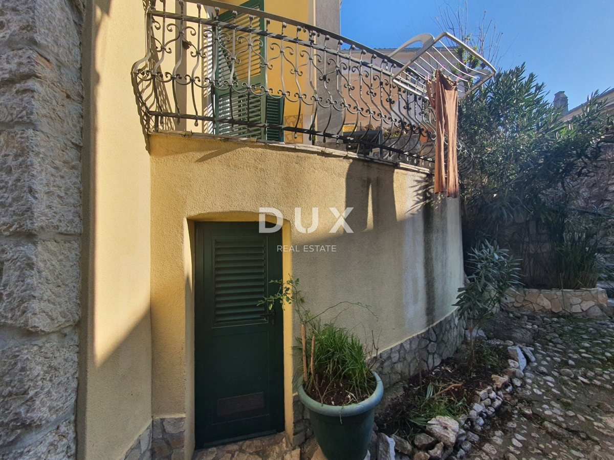 OTOK CRES, BELI - Čudovita samostojna hiša v rustikalnem slogu na odlični lokaciji