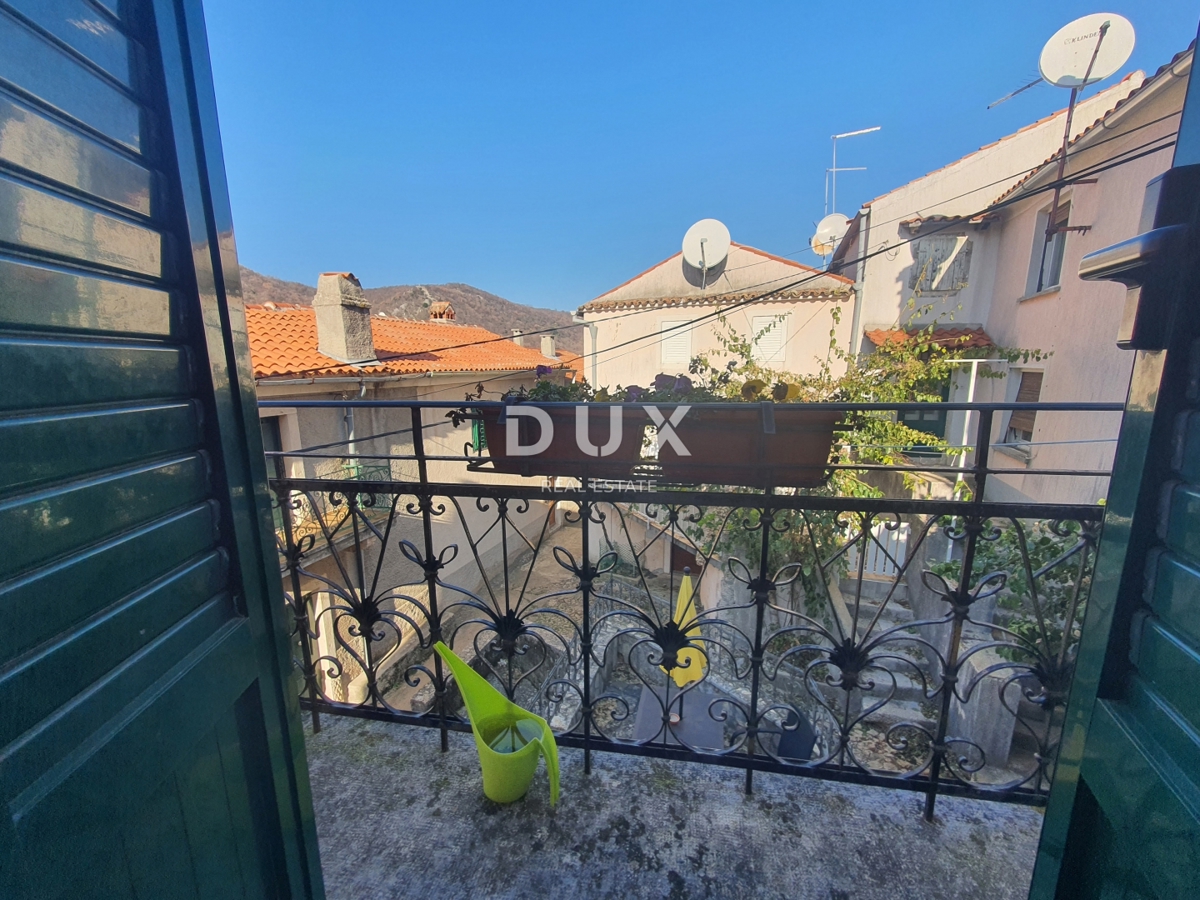 OTOK CRES, BELI - Čudovita samostojna hiša v rustikalnem slogu na odlični lokaciji