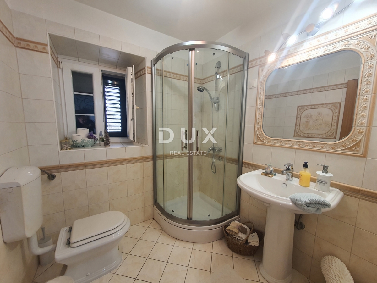 OTOK CRES, BELI - Čudovita samostojna hiša v rustikalnem slogu na odlični lokaciji